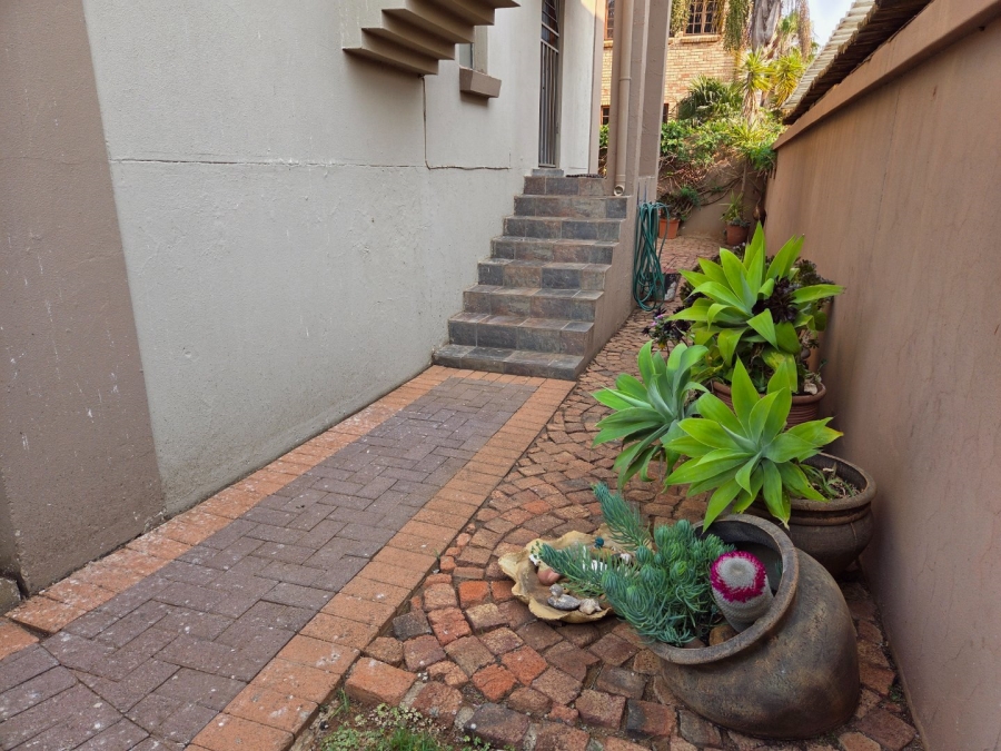 3 Bedroom Property for Sale in Langenhovenpark Free State